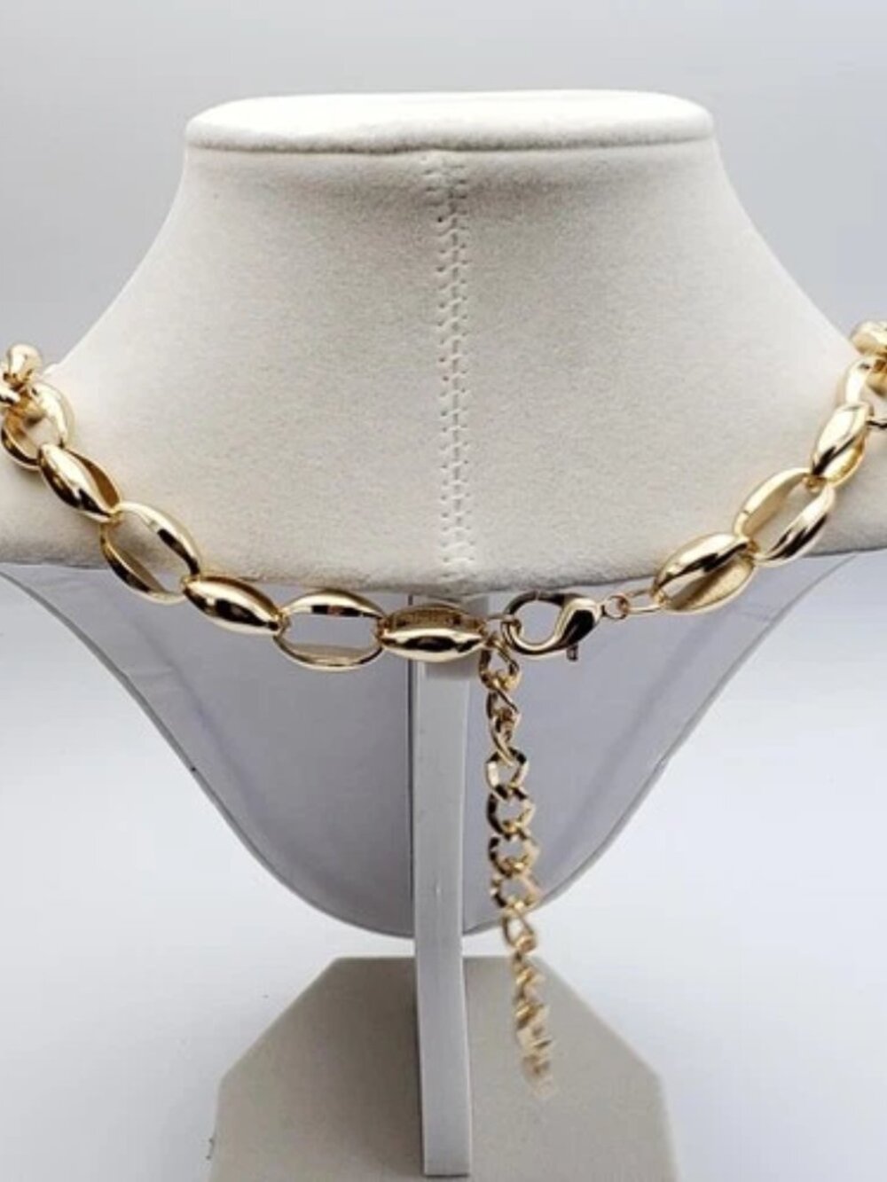 Gold-Plated Necklace with Authentic Louis Vuitton Padlock - Picture 8 of 9